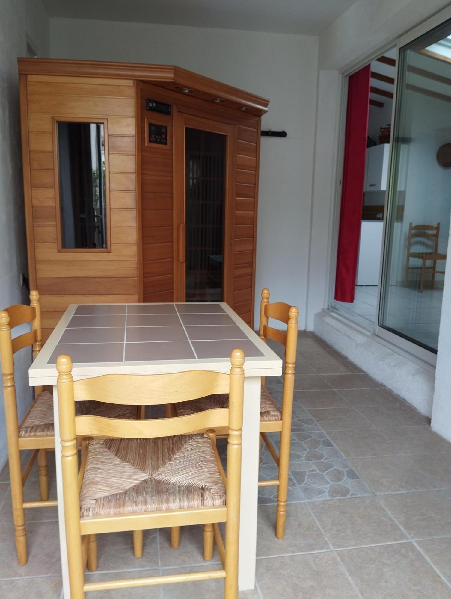 Apartament Bienvenue Au Pied Des Alpilles Saint-Étienne-du-Grès Zewnętrze zdjęcie